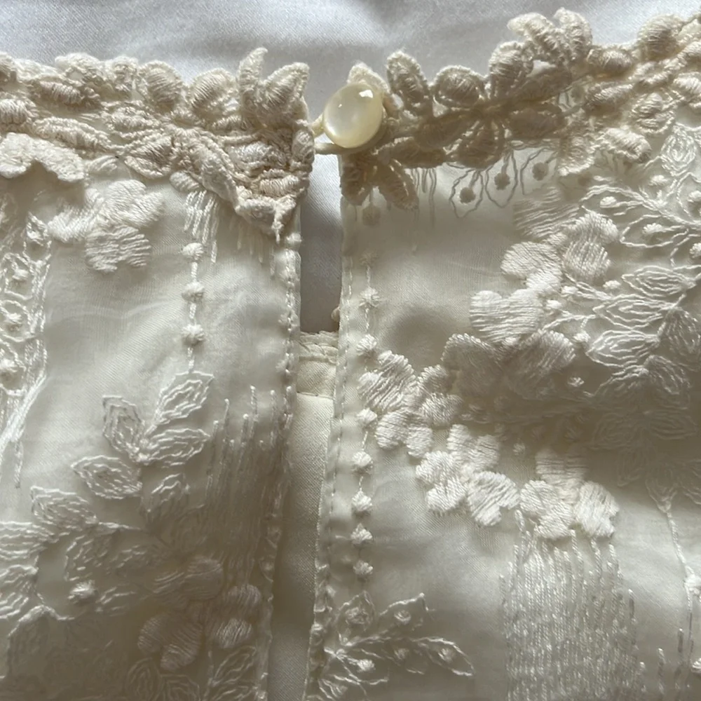 Sheer floral blouse off white quarter sleeves - Picture 12 of 13